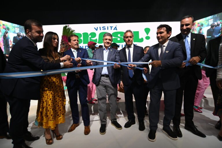 FIT día 1 apertura oficial (32)