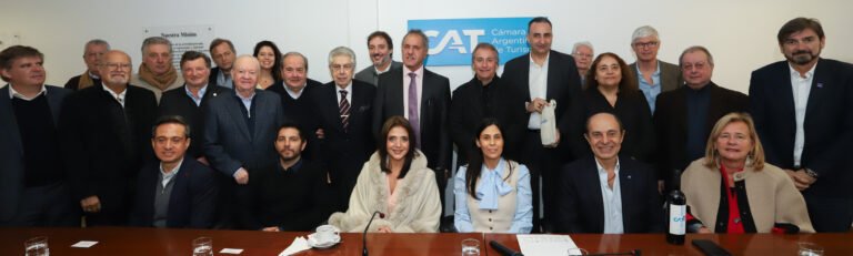 Encuentro con la prensa en el marco de los 60 años de CAT (1)